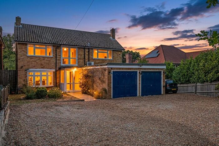 4 Bedroom Detached House For Sale In Torwood Lane, Whyteleafe, CR3
