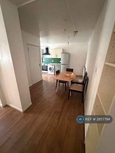 3 Bedroom Flat To Rent In Essex Road South, London, E11