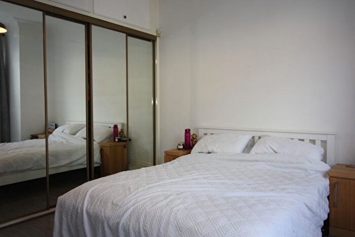 1 Bedroom Flat To Rent In Pretoria Road, London, SW16