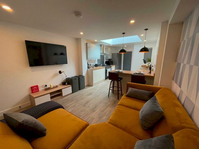 5 Bedroom Terraced House To Rent In Bristol Road, Earlsdon, Coventry, CV5