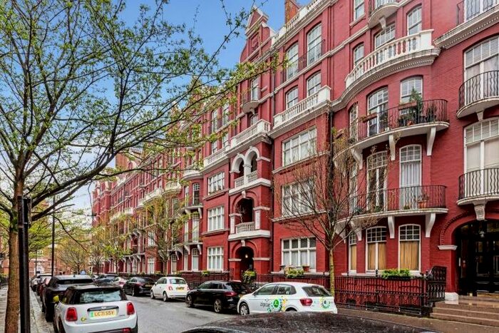 4 Bedroom Flat To Rent In Transept Street London, NW1
