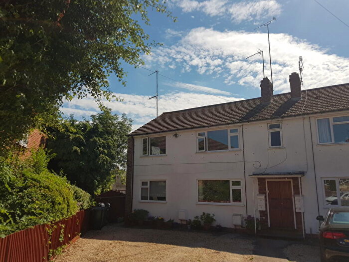 2 Bedroom Maisonette To Rent In Neithrop Close, Banbury, OX16