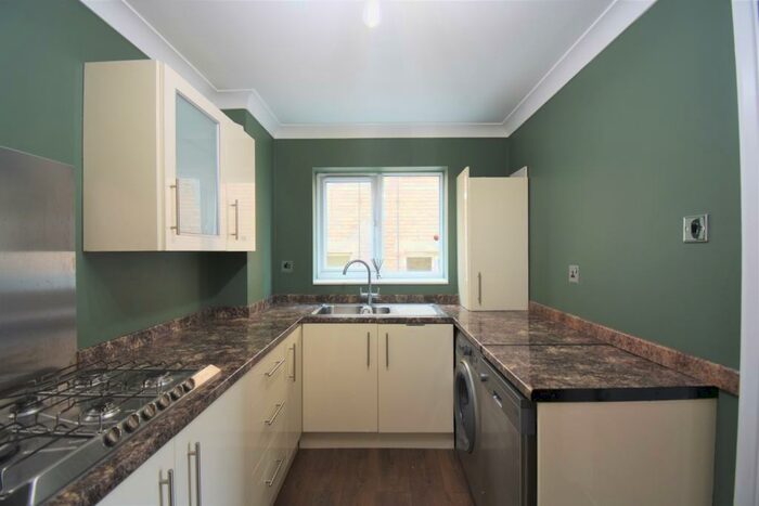 2 Bedroom Flat To Rent In Station Road Sidcup, DA15