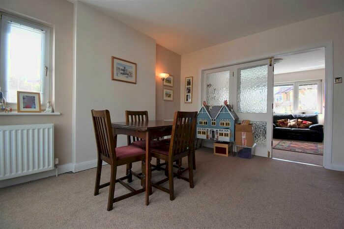 4 Bedroom Semi-Detached House To Rent In Herlwyn Avenue, Ruislip, HA4