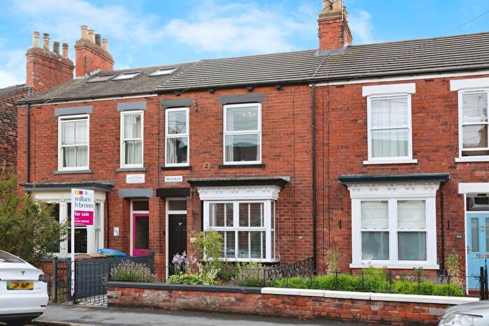 2 Bedroom Terraced House For Sale In Grovehill Road, Beverley, HU17
