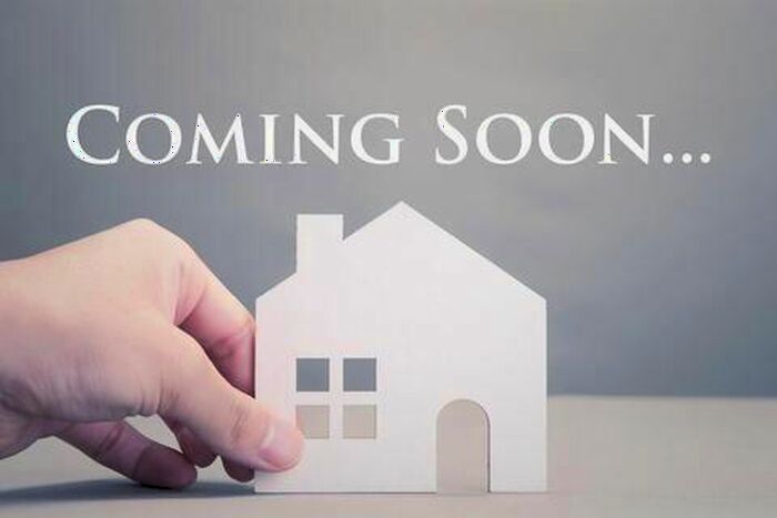 Terraced House To Rent In Nolton Street, Bridgend, CF31