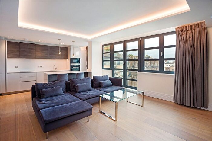 2 Bedroom Property To Rent In Kensington Gardens Square, Bayswater, London, W2