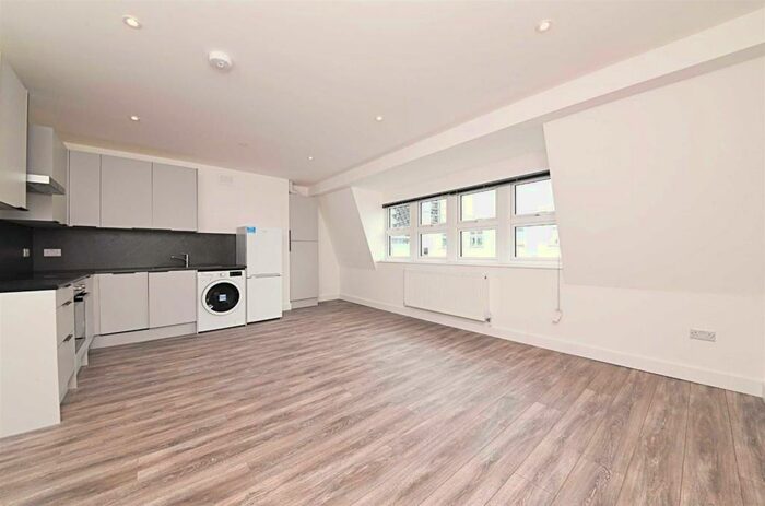 1 Bedroom Flat To Rent In High Road, North Finchley, N12