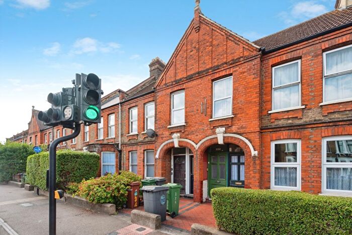 2 Bedroom Flat For Sale In Markhouse Road, Walthamstow, E17