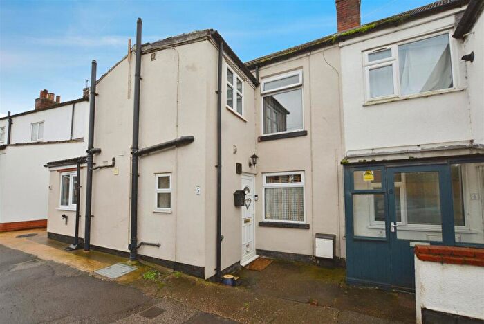 2 Bedroom Terraced House For Sale In Old Row, Burton-Upon-Stather, Scunthorpe, DN15