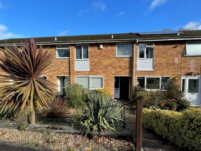 3 Bedroom Terraced House For Sale In Lowfield Road, Caversham, Reading, RG4