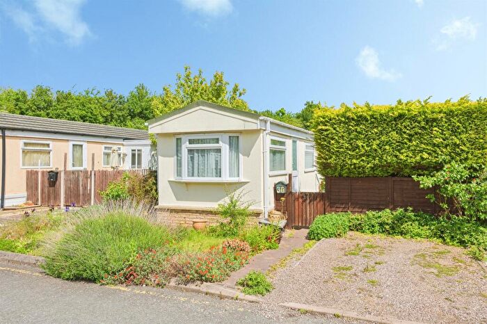 2 Bedroom Park Home For Sale In St. Christophers Drive, Tamworth, B77