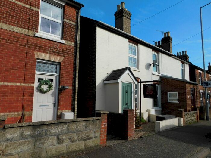 3 Bedroom End Of Terrace House To Rent In Bergholt Road, Colchester, CO4