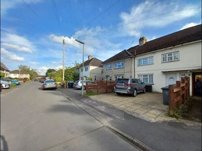 5 Bedroom Semi-Detached House To Rent In Almond Close, Englefield Green, Egham, TW20