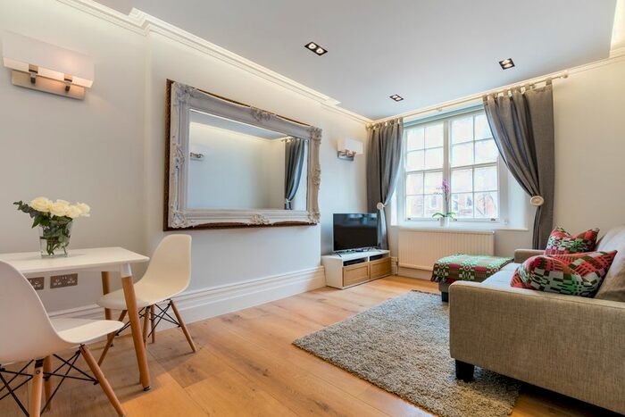 2 Bedroom Flat To Rent In Queen Alexandra Mansions, Hastings Street, London, WC1H