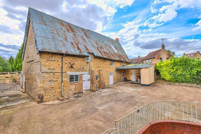 4 Bedroom Detached House For Sale In The Barn, Twywell, NN14