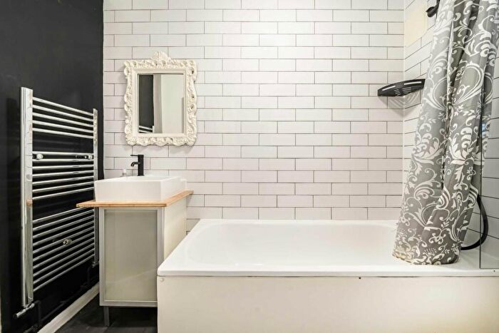 1 Bedroom Flat For Sale In Copenhagen Street, Islington, N1