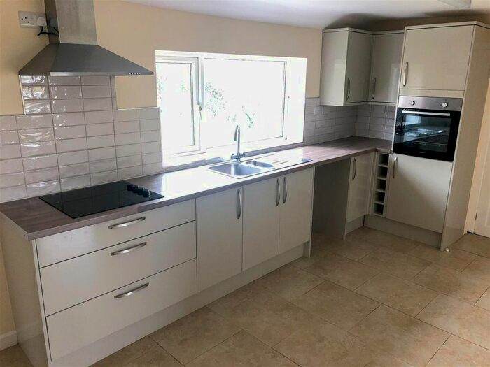 2 Bedroom Detached House For Sale In Johnston, Haverfordwest, SA62