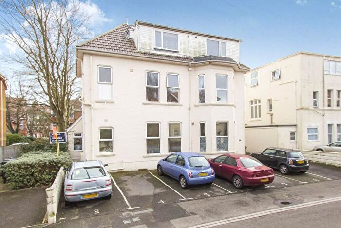 2 Bedroom Flat For Sale In Argyll Road, Bournemouth, BH5