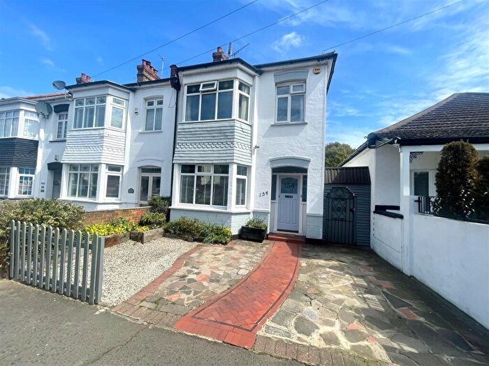 3 Bedroom End Of Terrace House For Sale In Leighton Avenue, Leigh-On-Sea, SS9