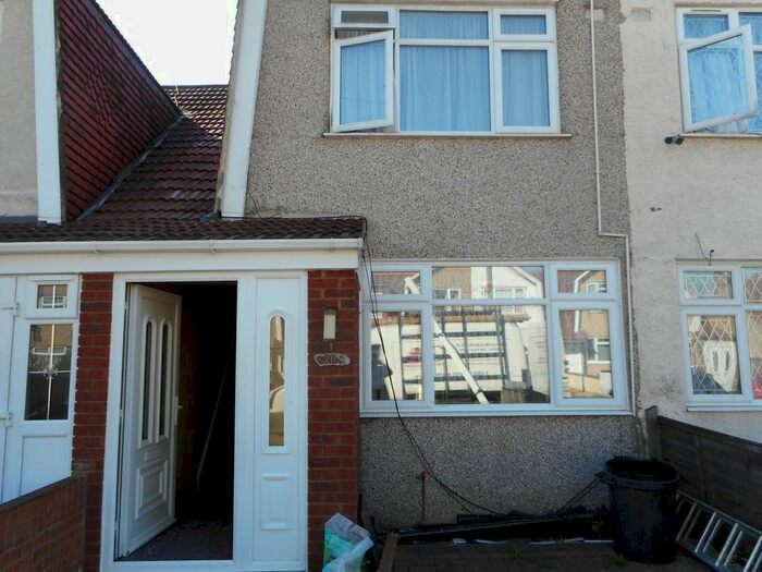 Properties to rent in UB3, Hayes, Harlington Houses for sale & to rent