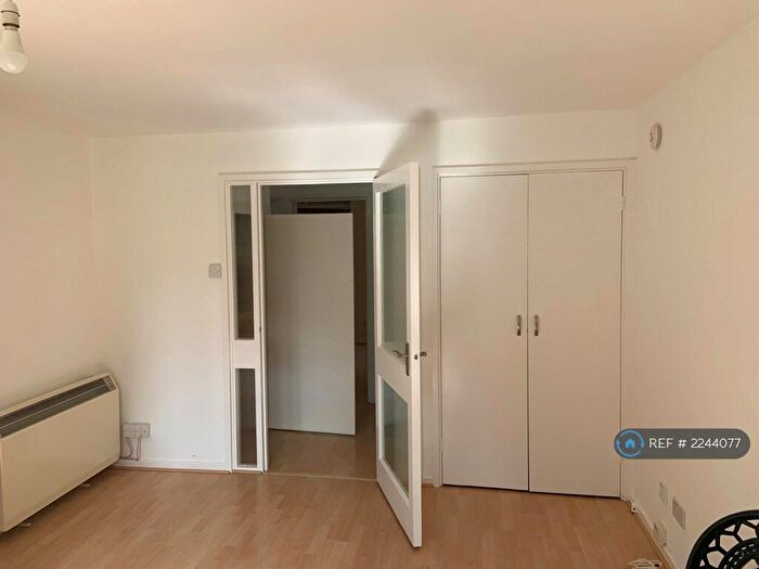 1 Bedroom Flat To Rent In Maresfield, Croydon, CR0