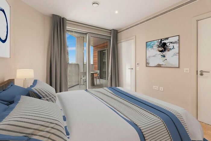 1 Bedroom Apartment To Rent In Nine Elms Lane, London, SW11