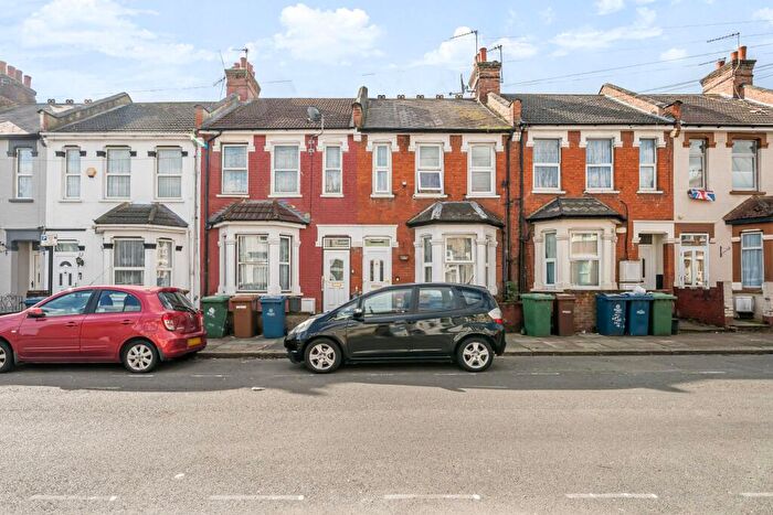 4 Bedroom Terraced House To Rent In Herga Road, Harrow, HA3