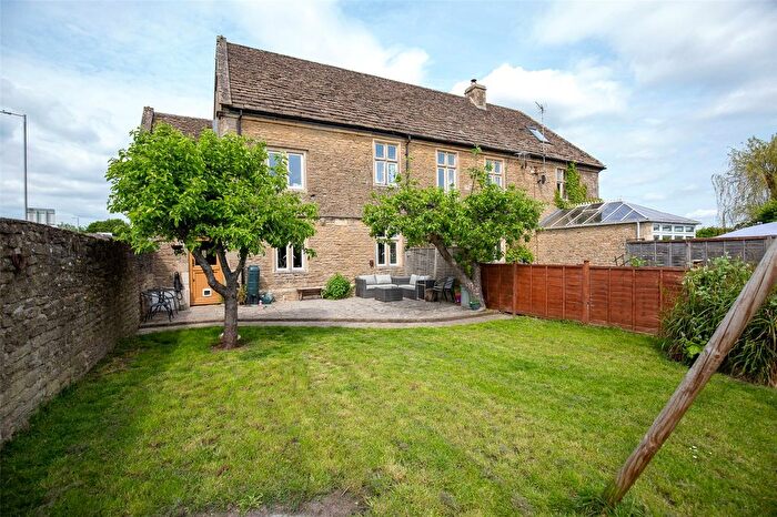 3 Bedroom End Of Terrace House For Sale In Beanacre Road, Melksham, SN12