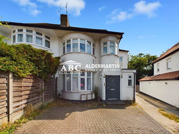 1 Bedroom Apartment For Sale In Endersleigh Gardens, London, NW4