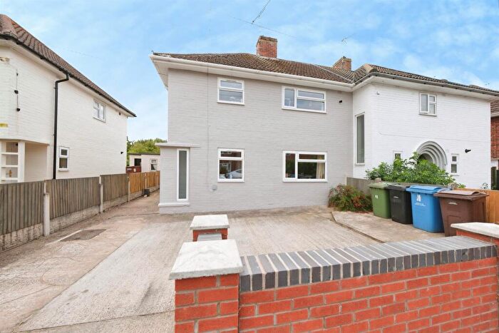 3 Bedroom Semi-Detached House For Sale In Trinity Road, Retford, DN22
