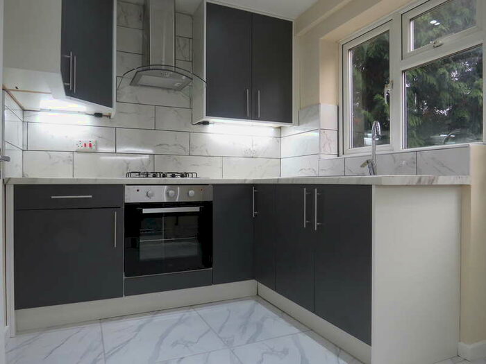 3 Bedroom Detached House To Rent In Newhall Farm Close, Sutton Coldfield, B76