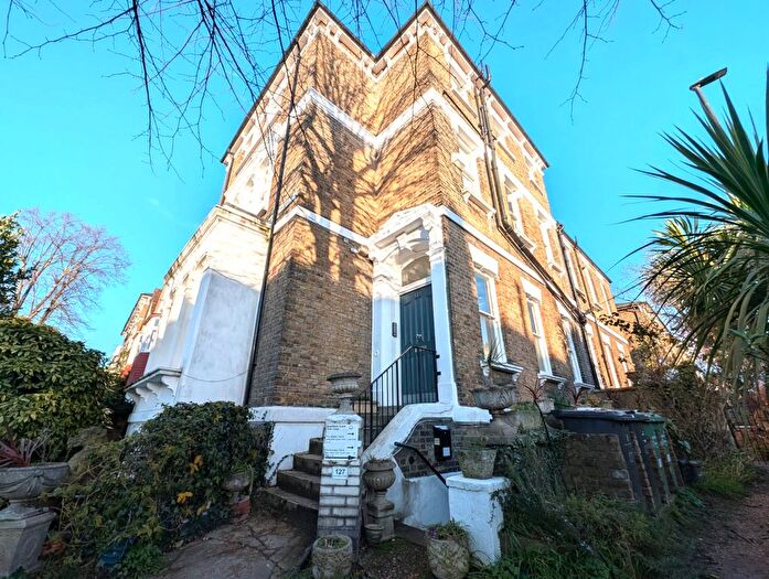 2 Bedroom Flat For Sale In London, SE5