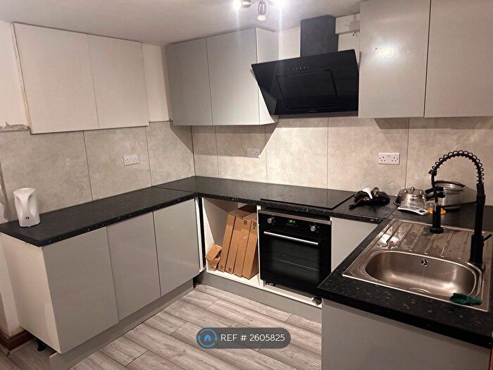 5 Bedroom Terraced House To Rent In Rainham Road, Gillingham, ME7