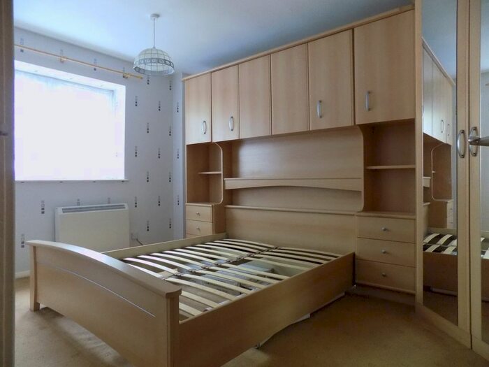 2 Bedroom Flat To Rent In Moulton Court, Moulton Rise, Luton, Bedfordshire, LU2