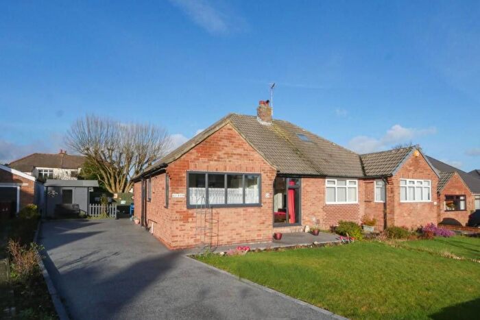 2 Bedroom Bungalow To Rent In The Fairway, Pudsey, West Yorkshire, LS28