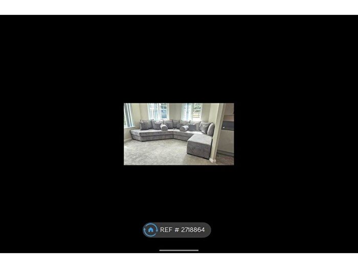 2 Bedroom Flat To Rent In Flugel Way, Huddersfield, HD3