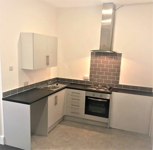 Flat To Rent In **Parking** Stockport Rd, Guide Bridge, Ashton, OL7