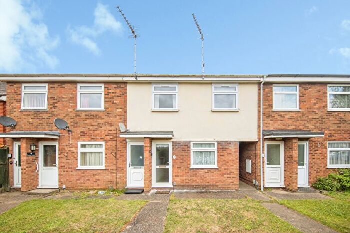 2 Bedroom Flat For Sale In Henstead Gardens, Ipswich, Suffolk, IP3