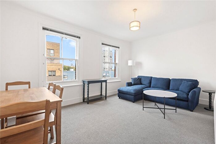 3 Bedroom Flat To Rent In Wandsworth Road, London, SW8