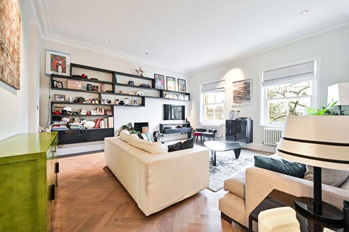 3 Bedroom Flat For Sale In Redcliffe Gardens, Chelsea, London, SW10