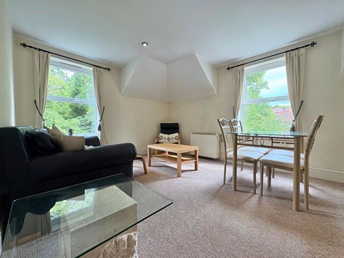 2 Bedroom Flat To Rent In Cardigan Road, Headingley, Leeds, LS6