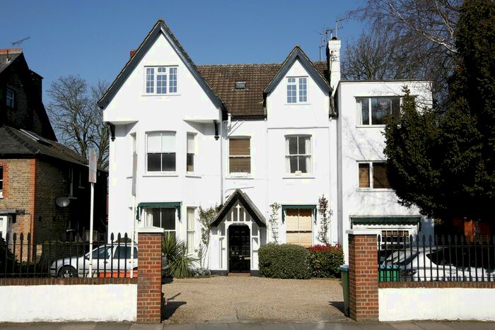 1 Bedroom Flat To Rent In Sheen Road, Richmond, TW10
