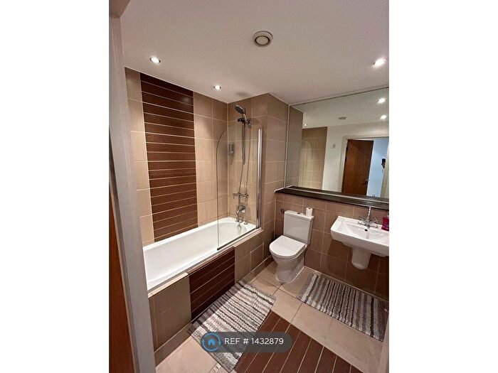 2 Bedroom Maisonette To Rent In Masson Place, Manchester, M4