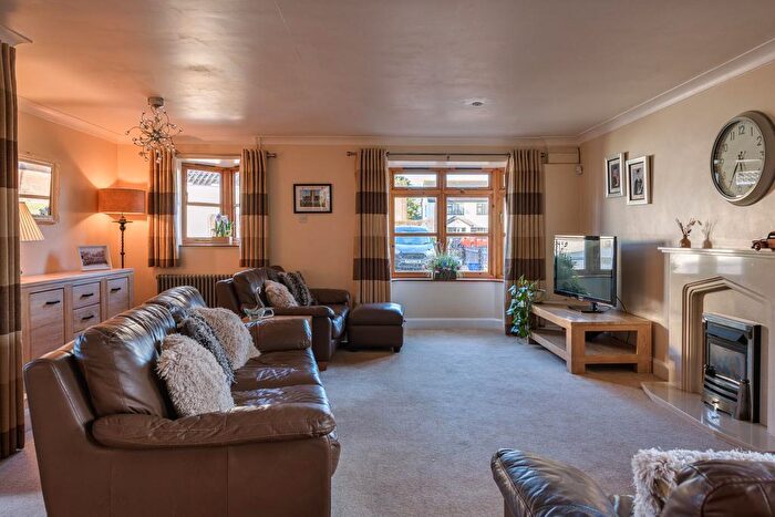 4 Bedroom Detached House For Sale In North Parade, Holbeach, Lincolnshire, PE12