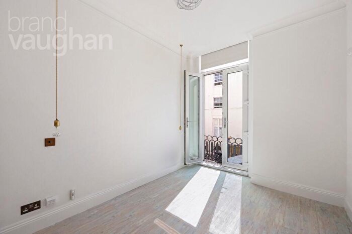 1 Bedroom Flat For Sale In Devonshire Place, Brighton, East Sussex, BN2