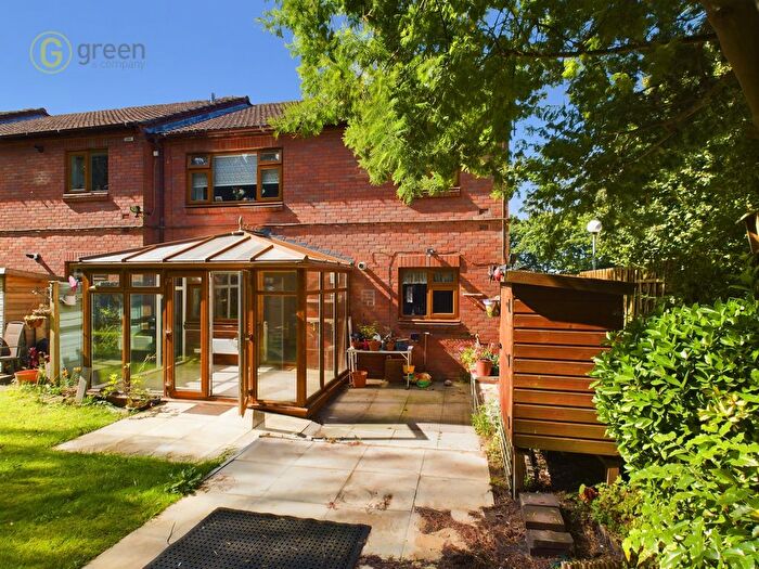 2 Bedroom Maisonette For Sale In Lichfield Road, Four Oaks, Sutton Coldfield, B74