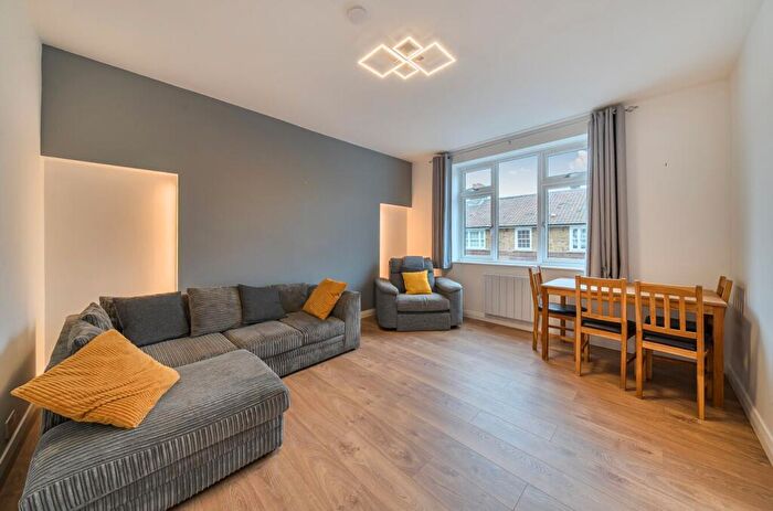 2 Bedroom Flat To Rent In Horsley Street, London, SE17