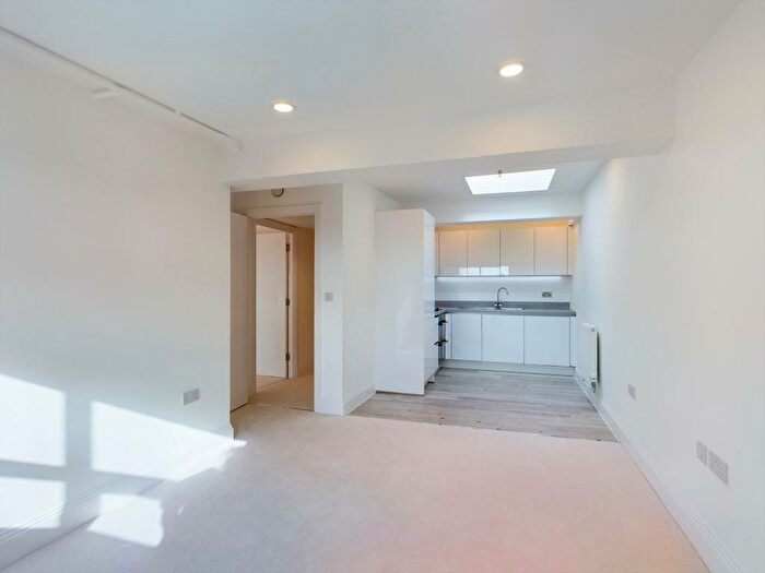 1 Bedroom Flat To Rent In Fulbrook Drive, Chapel Gate, Basingstoke, RG21