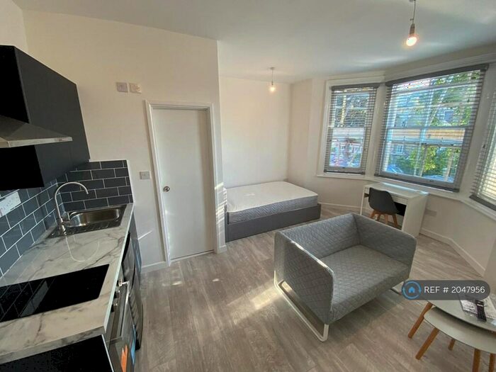Studio To Rent In Goldstone Villas, Hove, BN3
